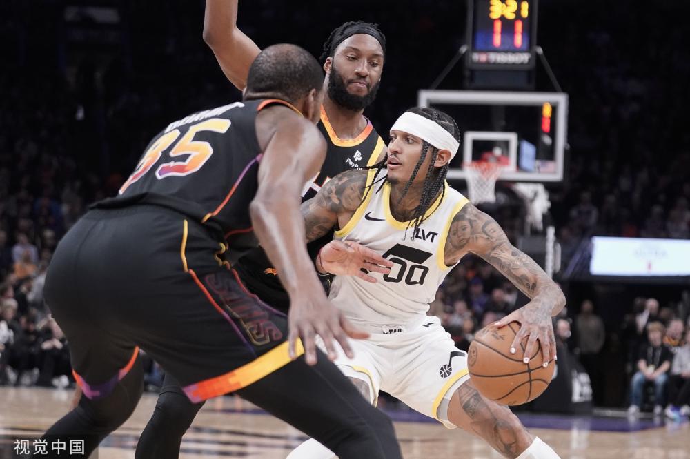 露出了一些 露出了一些