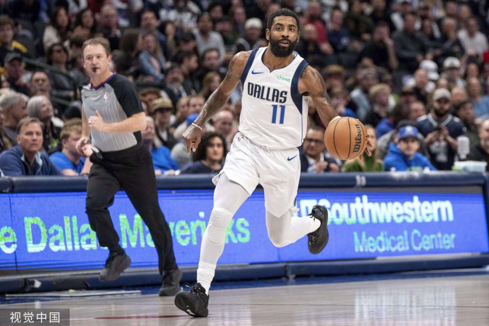 两队在攻防 两队在攻防